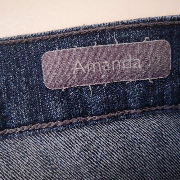 Gloria Vanderbilt Amanda Ladies Size 16 Short Medium Wash Zipper & Button Jeans - Picture 4 of 13